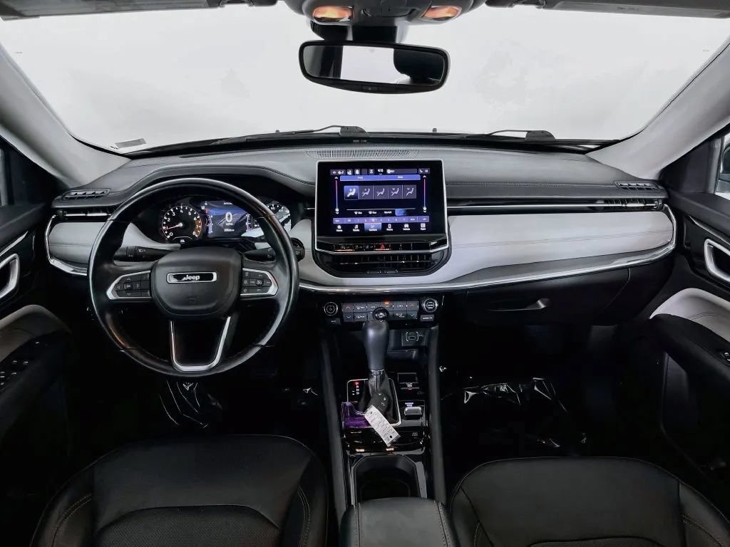 Used 2022 Jeep Compass Limited AWD/4WD image 11