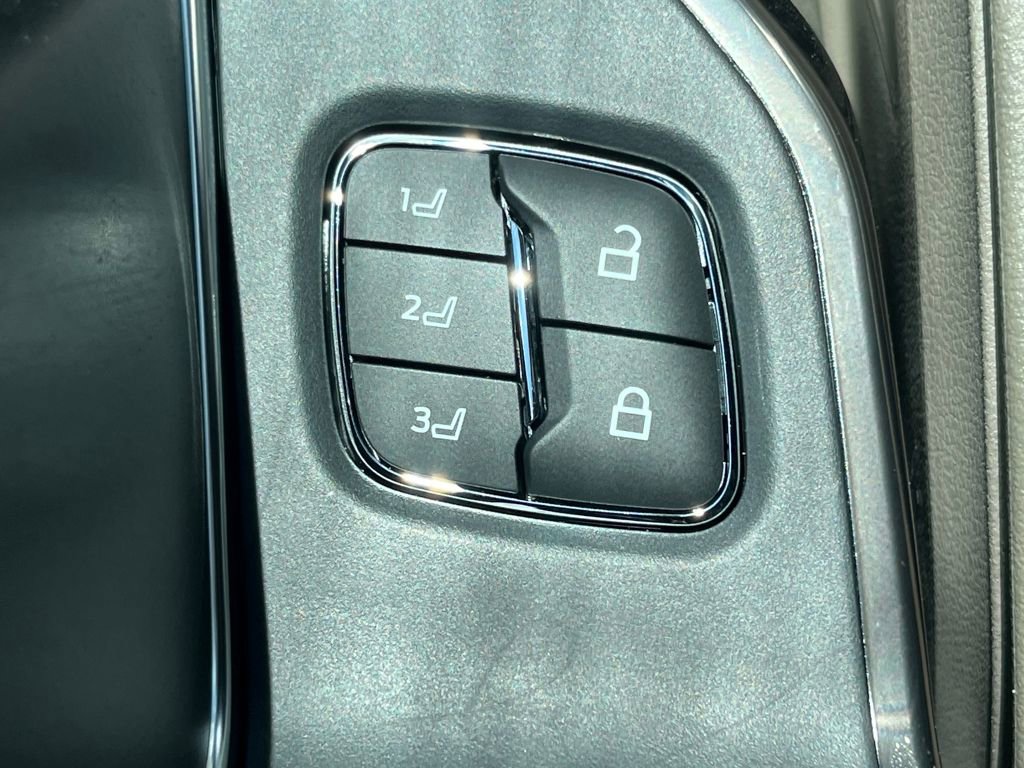 New 2026 Ford F450 Platinum w/ Platinum Plus Package image 26