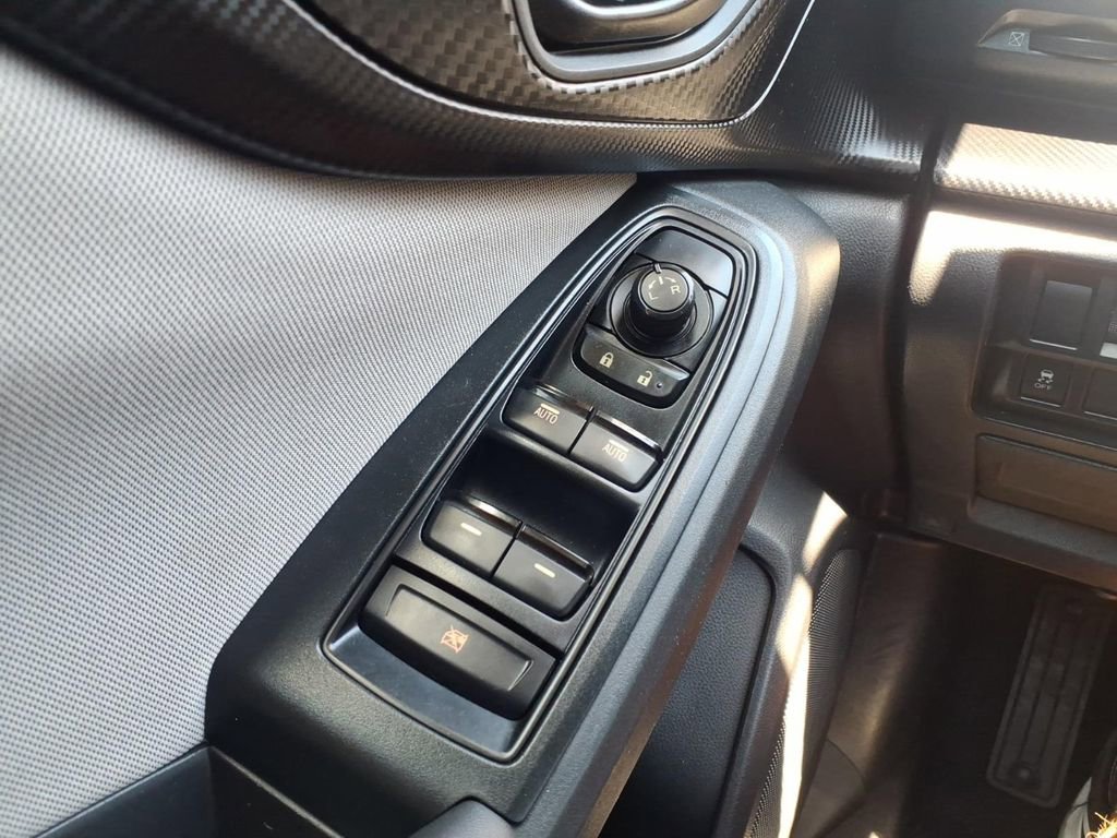 Used 2018 Subaru Crosstrek 2.0i Premium AWD/4WD image 27