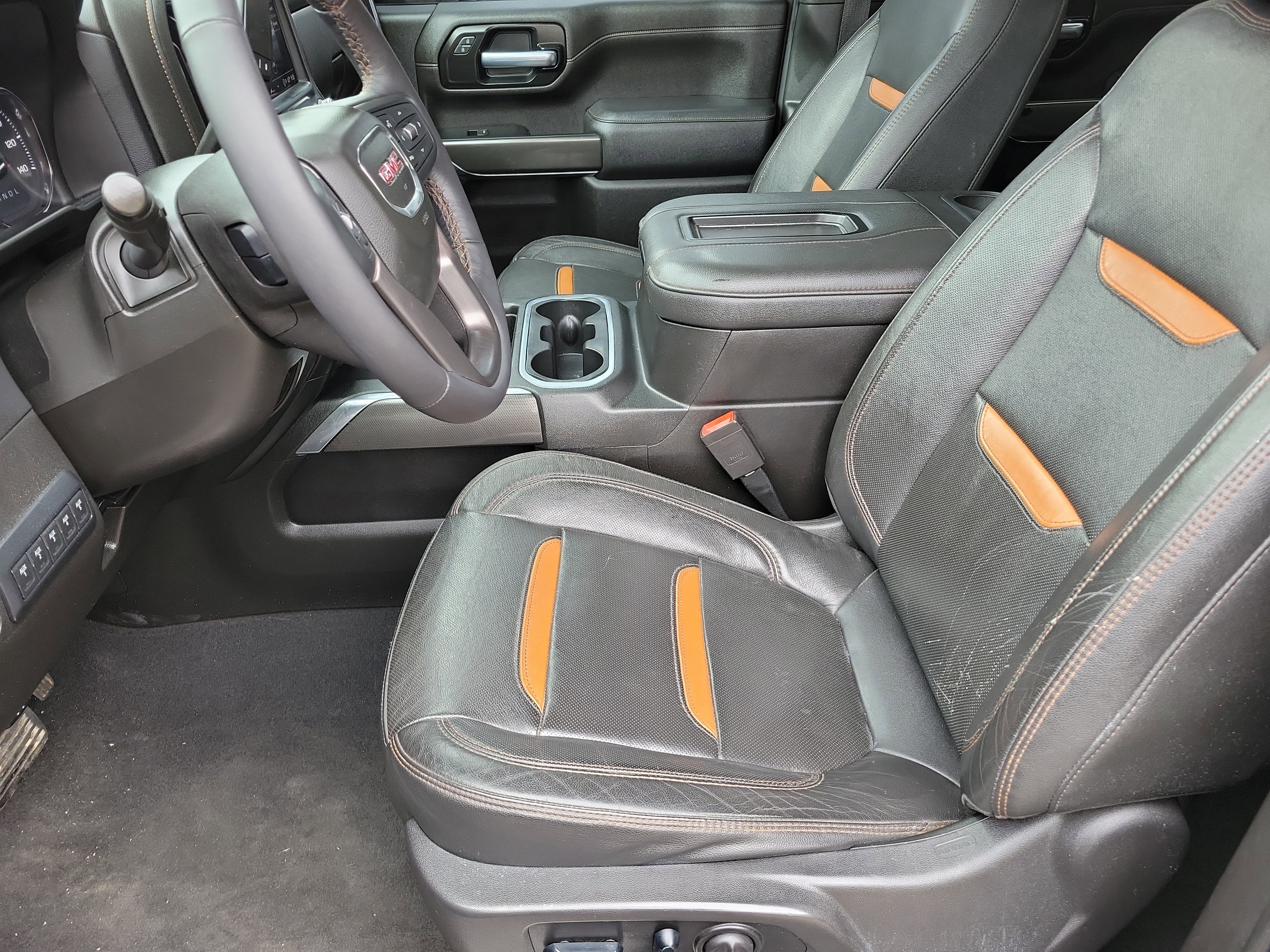 Used 2022 GMC Sierra 2500 AT4 w/ AT4 Preferred Package image 3