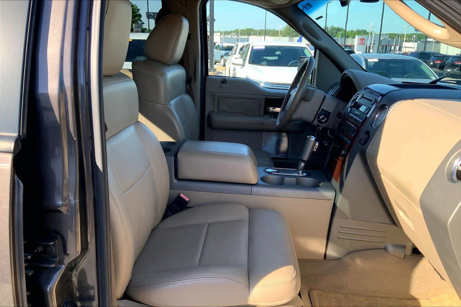 Used 2005 Ford F150 Lariat RWD image 8