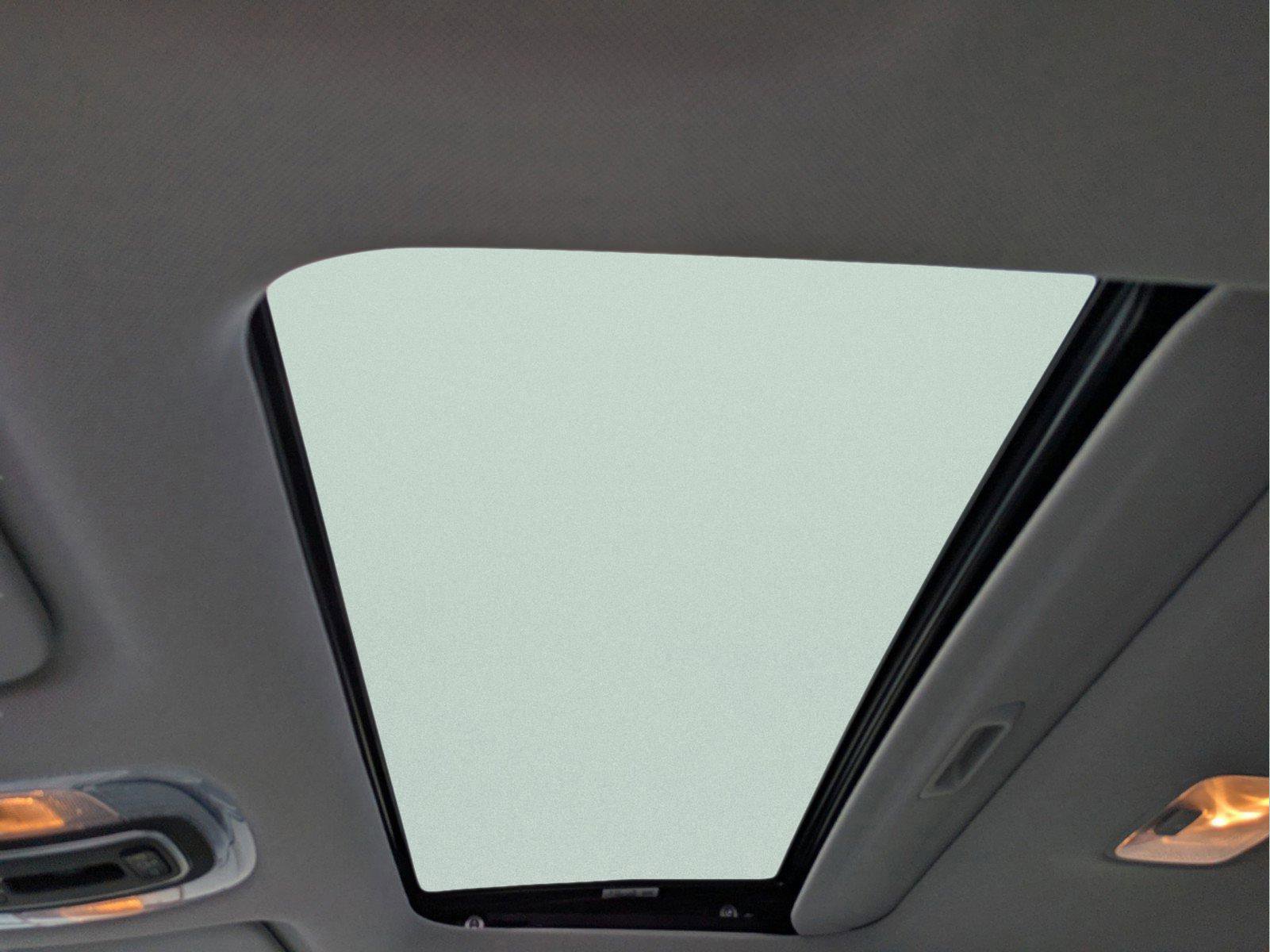 Used 2025 Hyundai Elantra Limited image 18