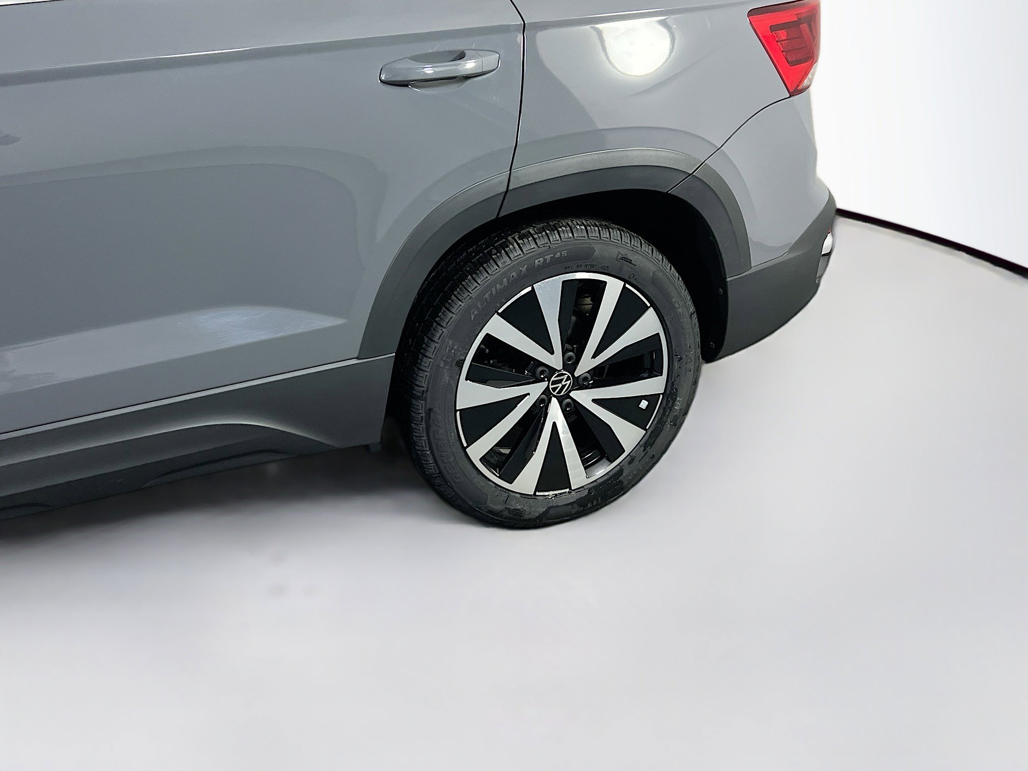 Used 2023 Volkswagen Taos SE AWD/4WD image 30