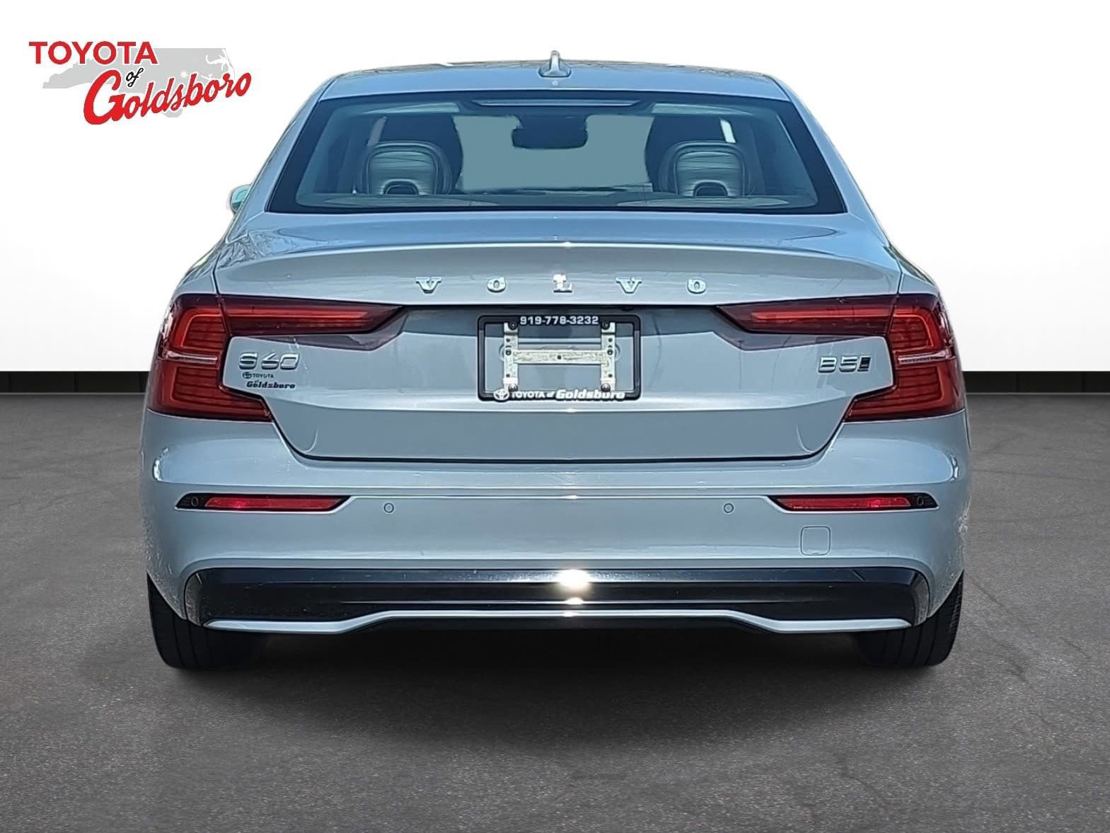 Used 2024 Volvo S60 B5 Plus image 6