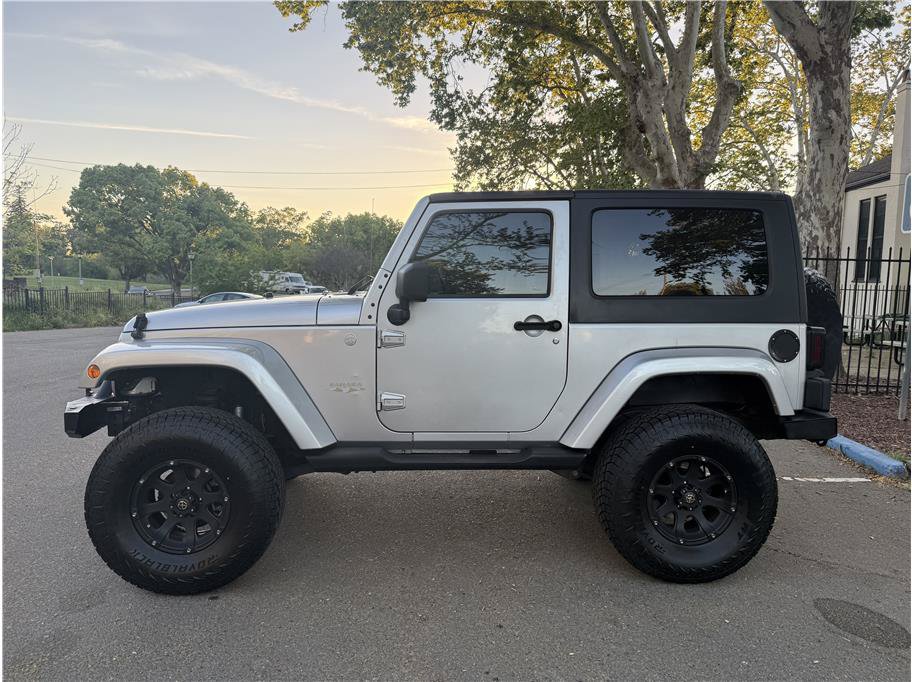 Used 2007 Jeep Wrangler Sahara w/ Dual Top Group AWD/4WD image 4