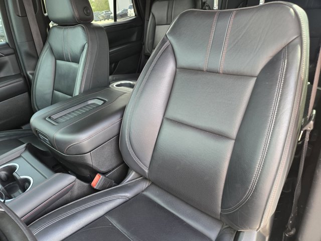 Used 2021 Chevrolet Tahoe RST w/ Luxury Package AWD/4WD image 16