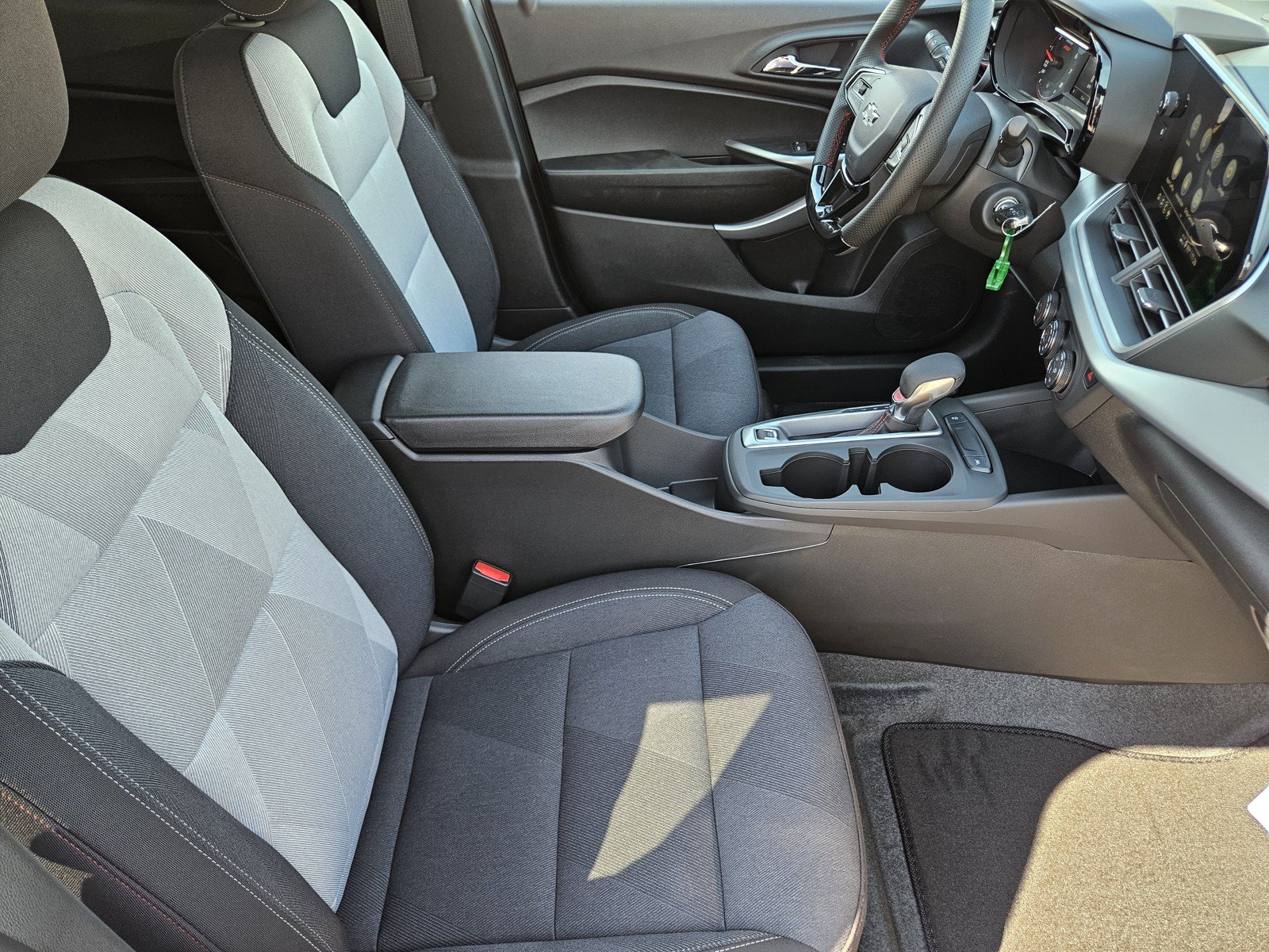 New 2026 Chevrolet Trax RS w/ Sunroof Package FWD image 10