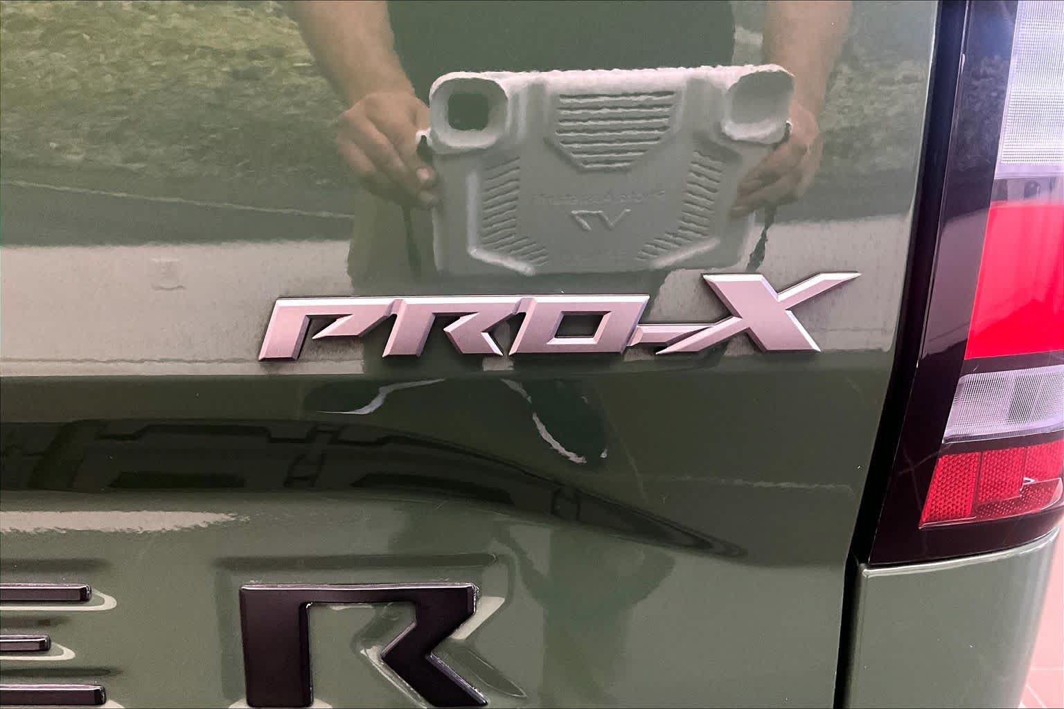 Used 2022 Nissan Frontier Pro-X w/ Pro-X Premium Package RWD image 10