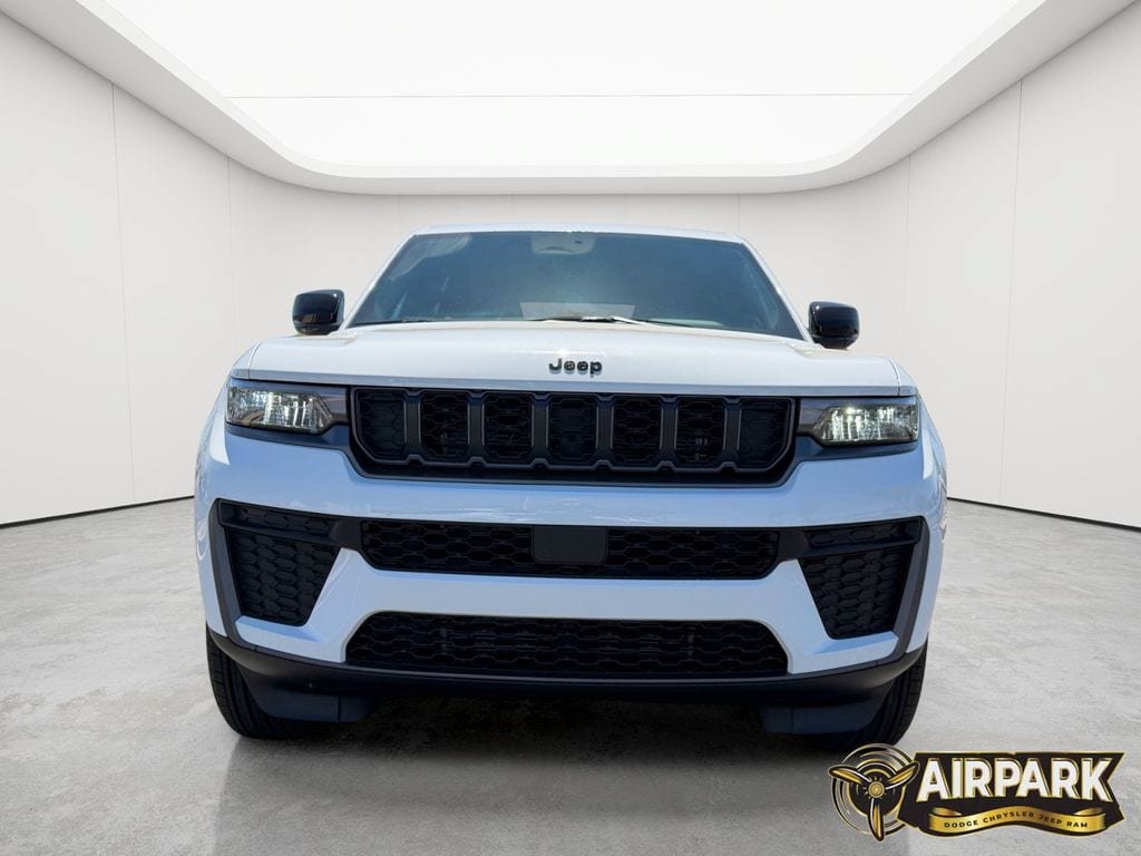 New 2026 Jeep Grand Cherokee Altitude RWD image 9