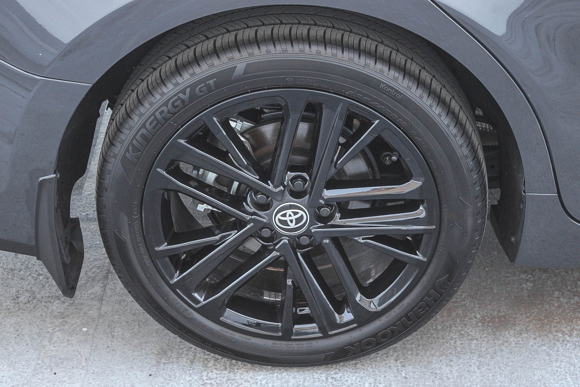 Used 2025 Toyota Camry SE image 12