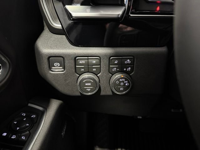 New 2026 Chevrolet Silverado 2500 LTZ w/ LTZ Plus Package AWD/4WD image 17