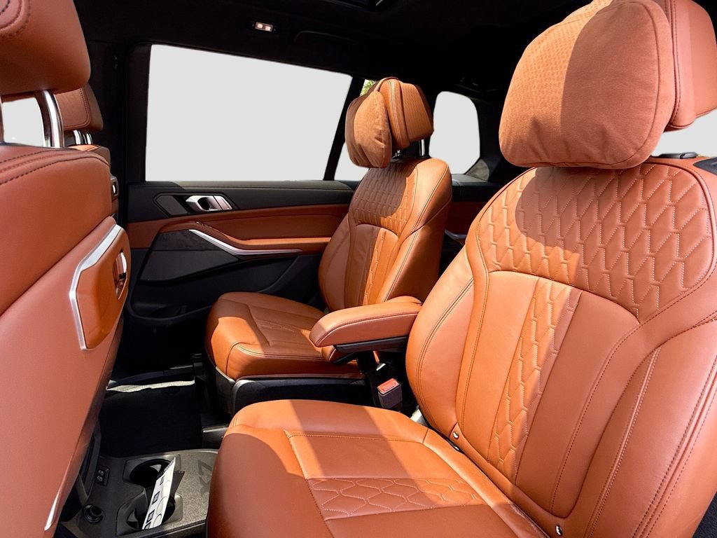Used 2025 BMW X7 M60i AWD/4WD image 27