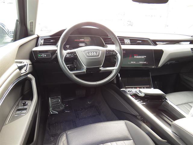Used 2021 Audi e-tron Premium Plus w/ Premium Plus Package image 8
