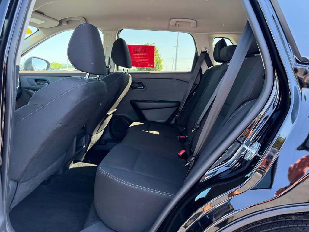 Used 2023 Nissan Rogue S AWD/4WD image 15