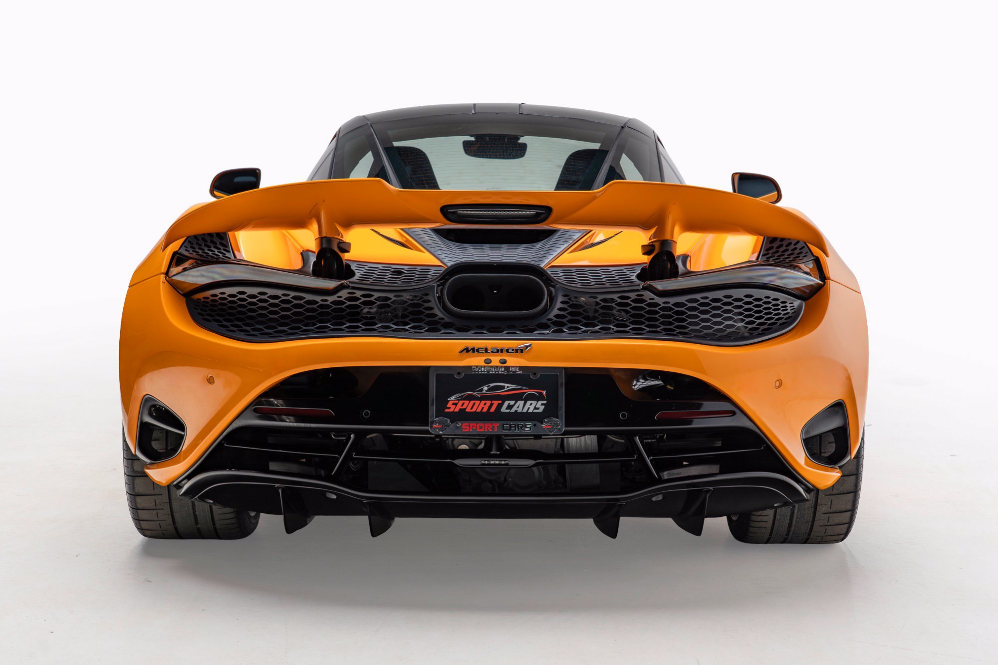 Used 2024 McLaren 750S RWD image 11