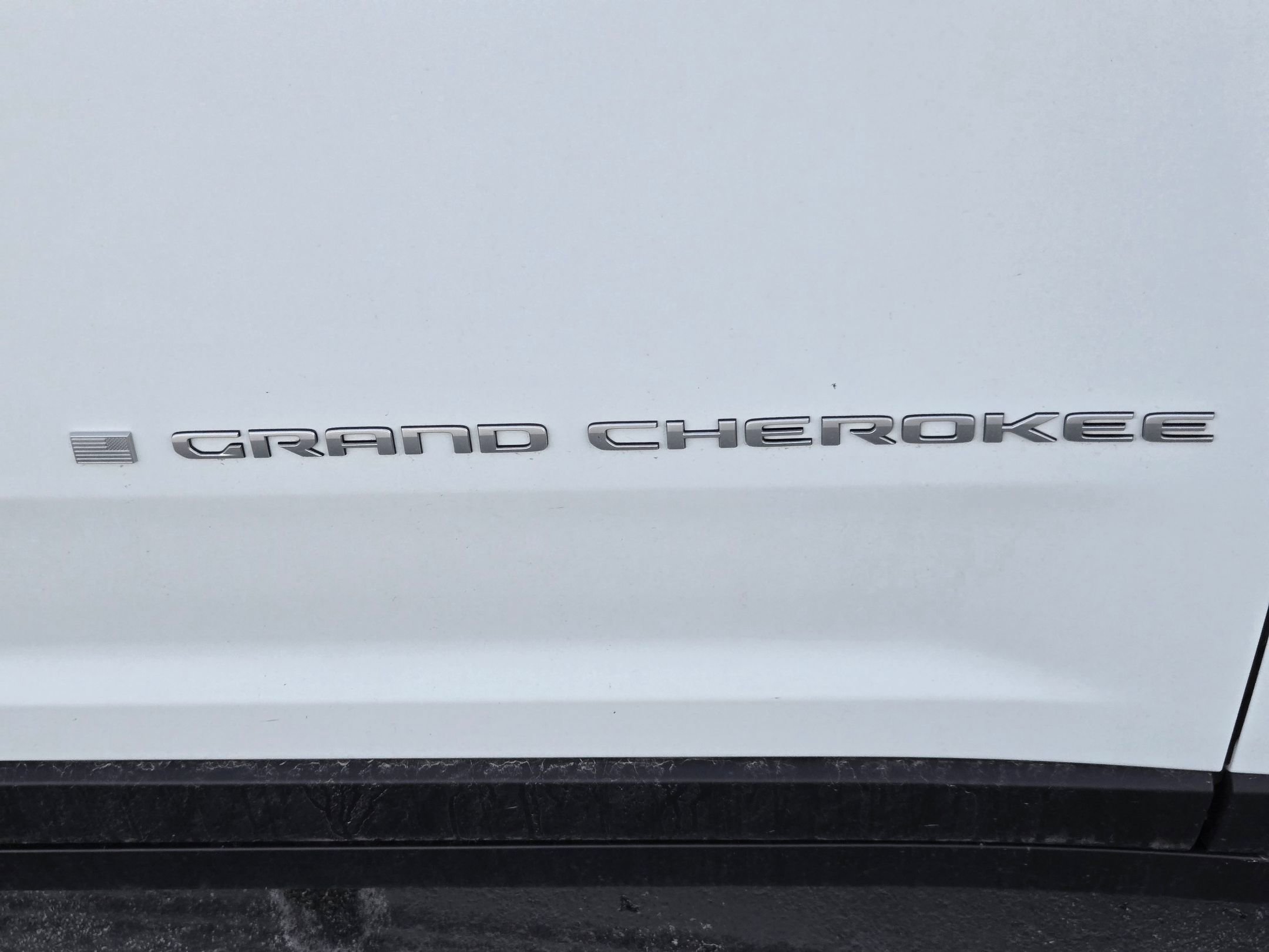 New 2025 Jeep Grand Cherokee Laredo image 9