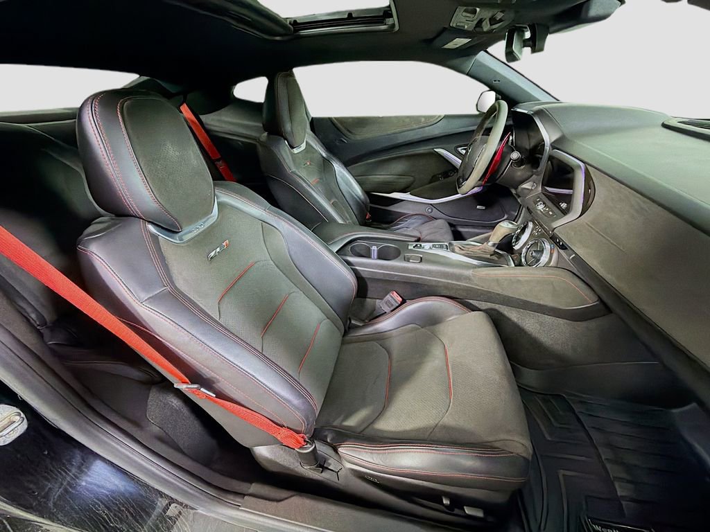 Used 2018 Chevrolet Camaro ZL1 image 31