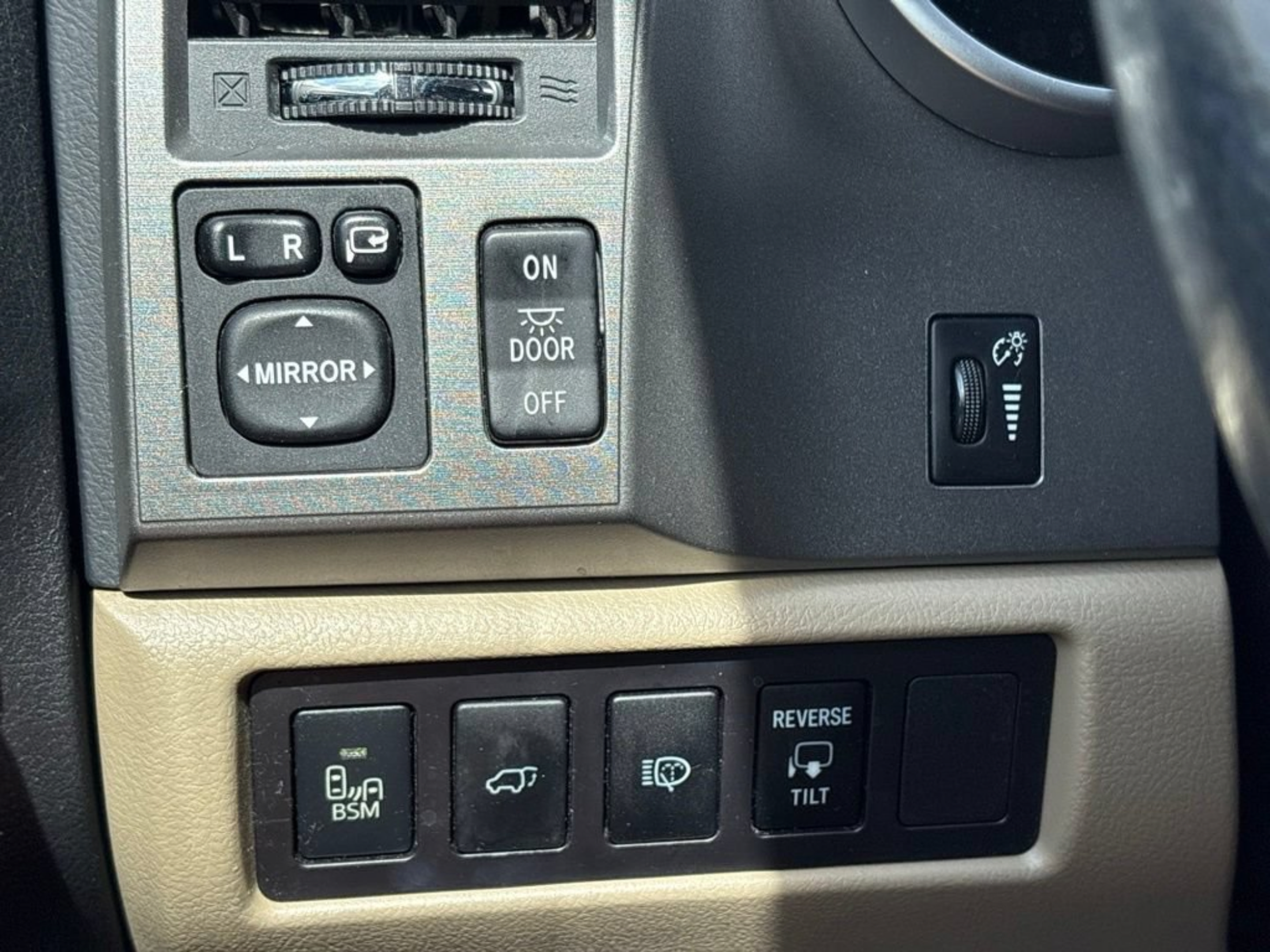 Used 2016 Toyota Sequoia Platinum RWD image 16