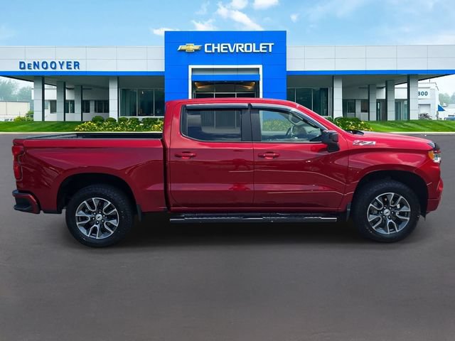 Used 2024 Chevrolet Silverado 1500 RST w/ Z71 Off-Road Package AWD/4WD image 8