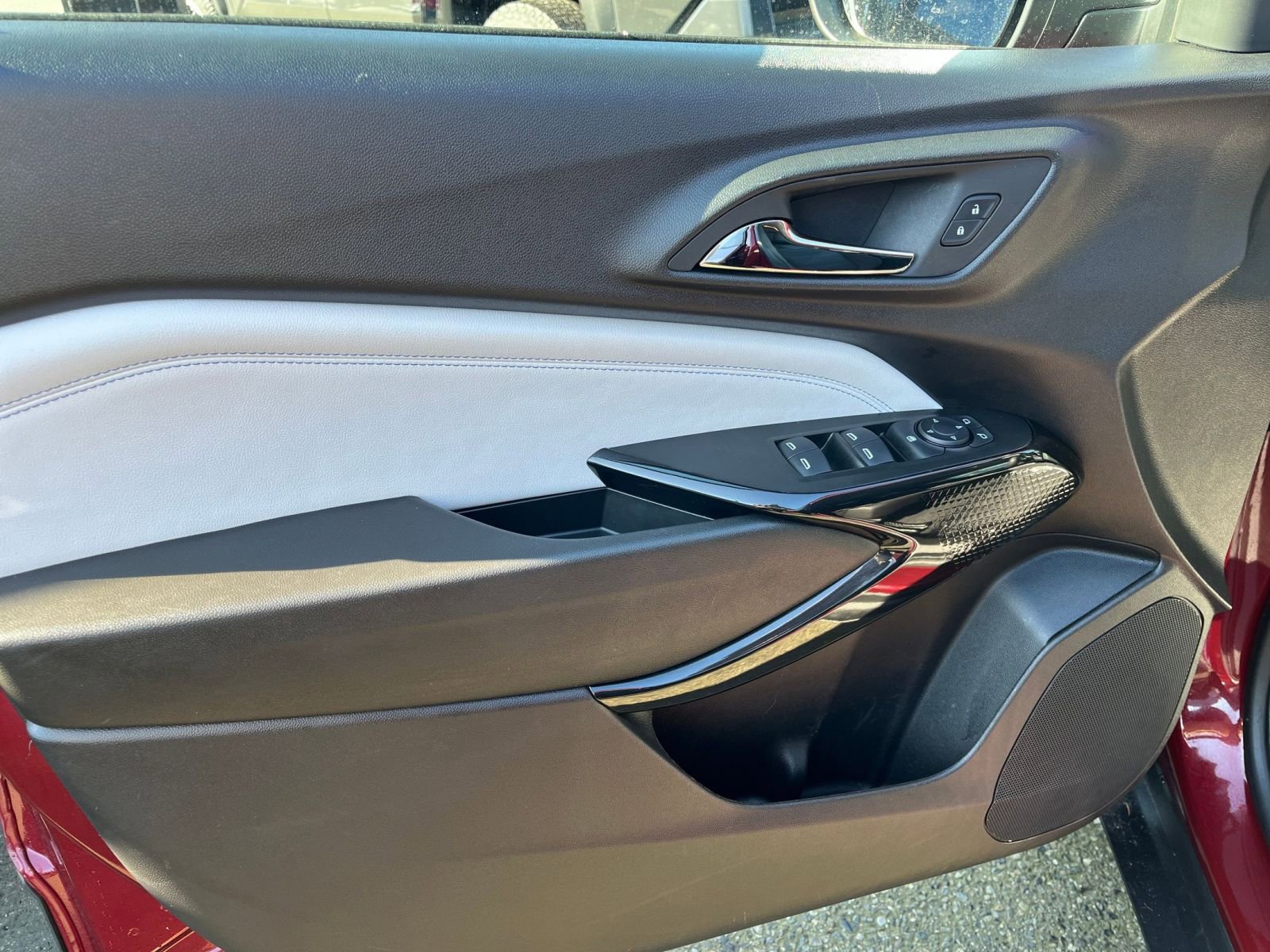 Used 2025 Chevrolet Trax LT image 18