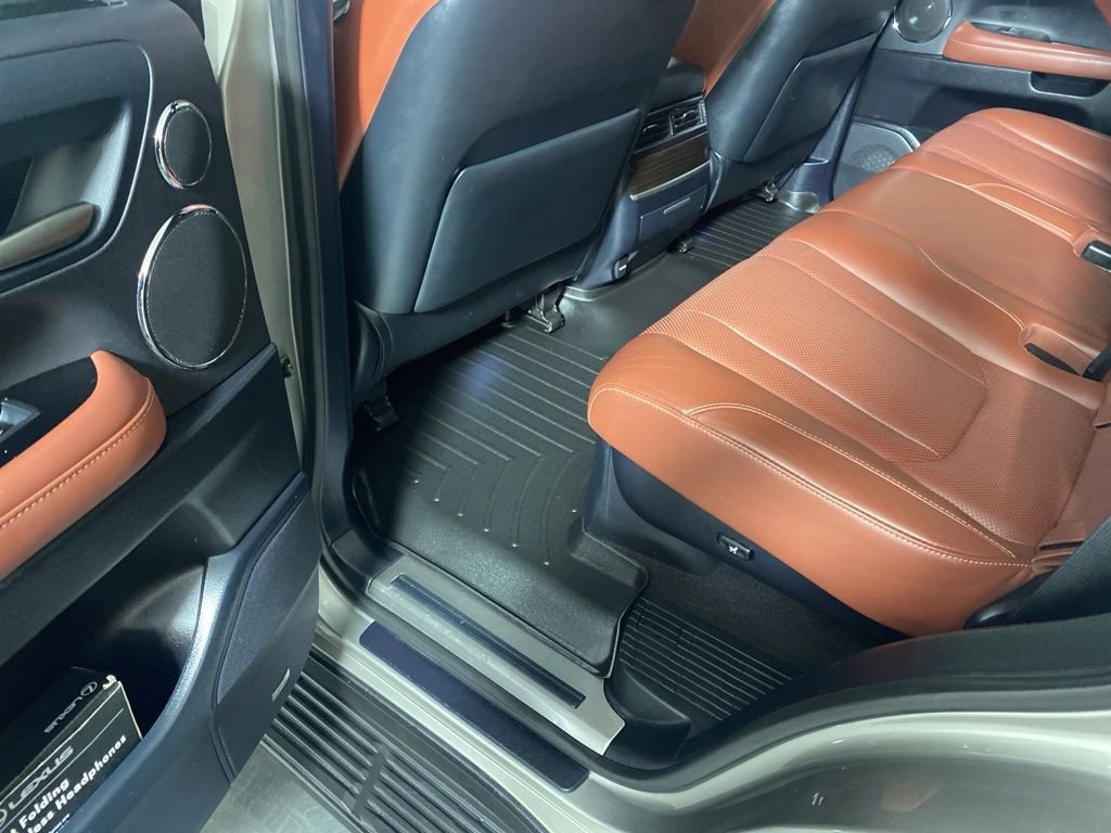 Used 2020 Lexus LX 570 4WD w/ Sport Package image 28