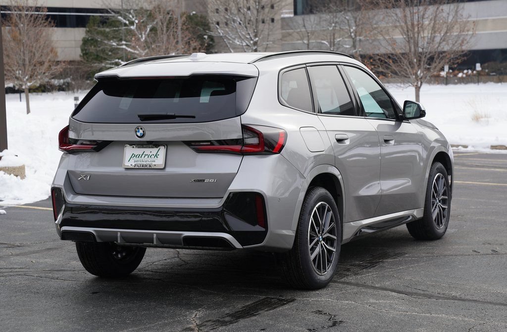 Used 2026 BMW X1 xDrive28i w/ Technology Package AWD/4WD image 4