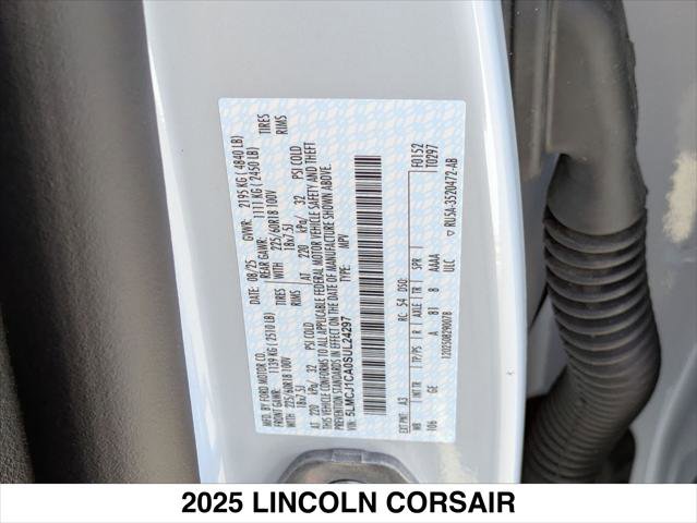 New 2025 Lincoln Corsair FWD w/ Equipment Group 101A image 15