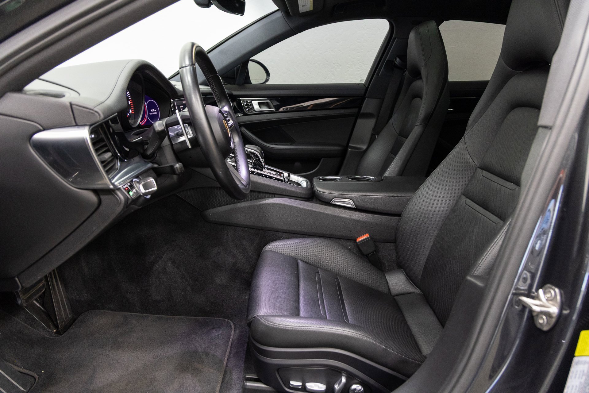 Used 2021 Porsche Panamera image 7
