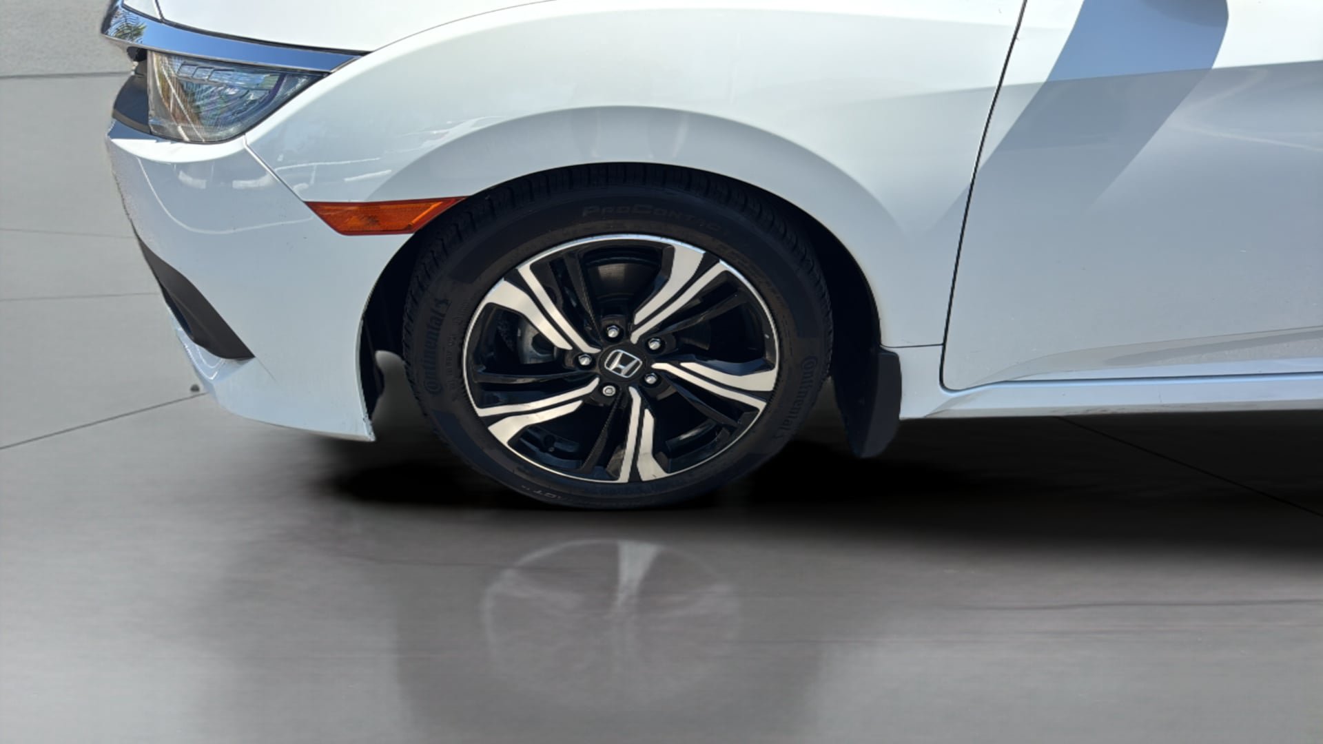 Used 2018 Honda Civic Touring image 36