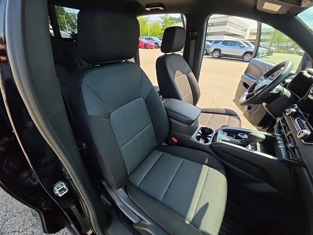 Used 2023 Chevrolet Colorado Trail Boss AWD/4WD image 30