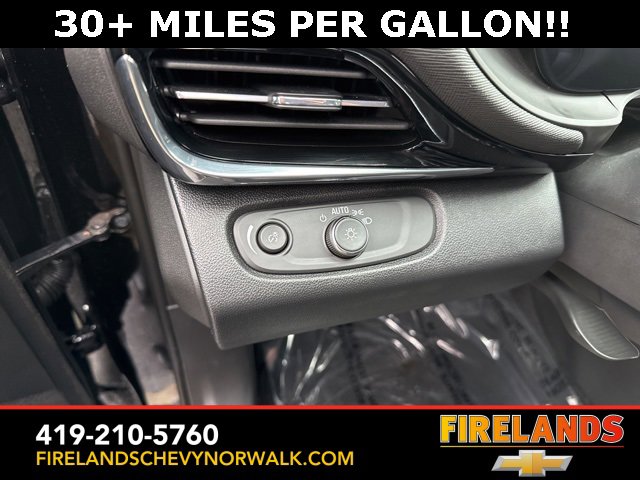 Certified 2024 Buick Envista Sport Touring image 11