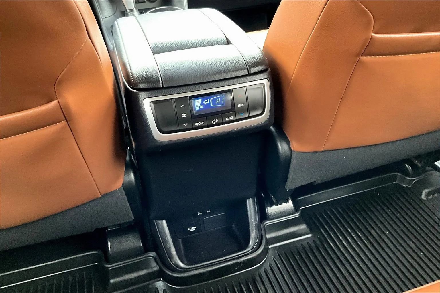Used 2019 Toyota Highlander Limited AWD/4WD image 10