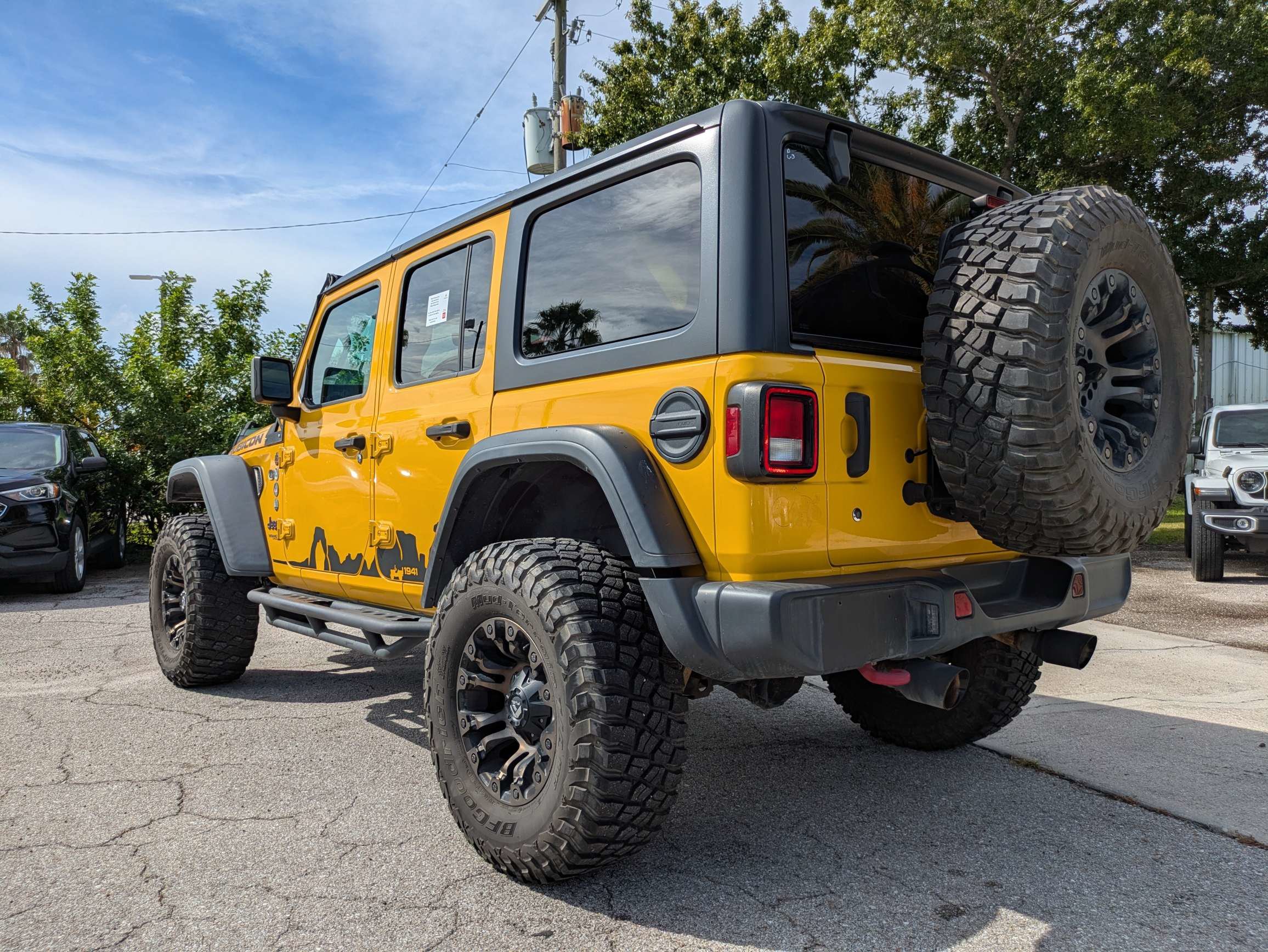 Used 2018 Jeep Wrangler Unlimited Rubicon AWD/4WD image 9