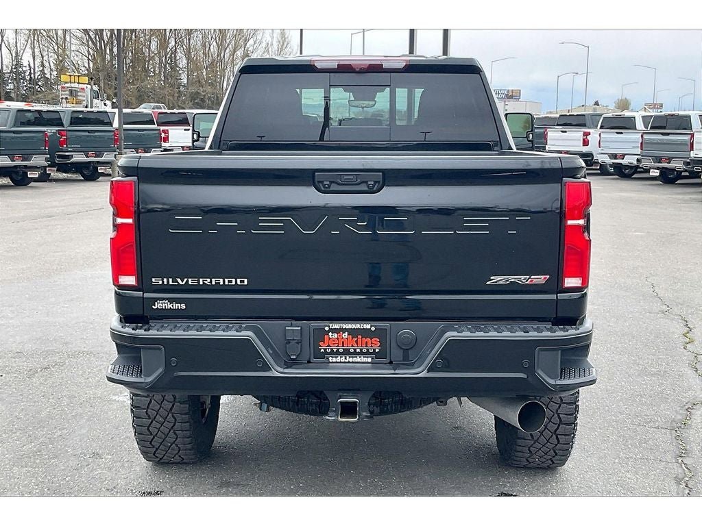 Used 2025 Chevrolet Silverado 2500 ZR2 w/ Technology Package AWD/4WD image 4