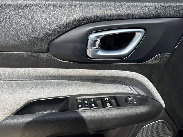 Used 2023 Jeep Compass Latitude AWD/4WD image 38