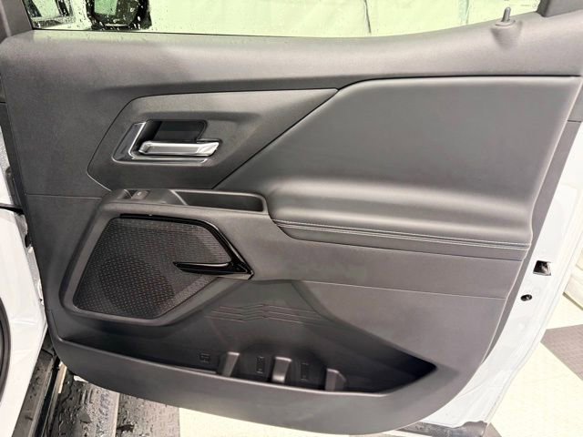 Used 2025 Chevrolet Silverado EV LT image 26