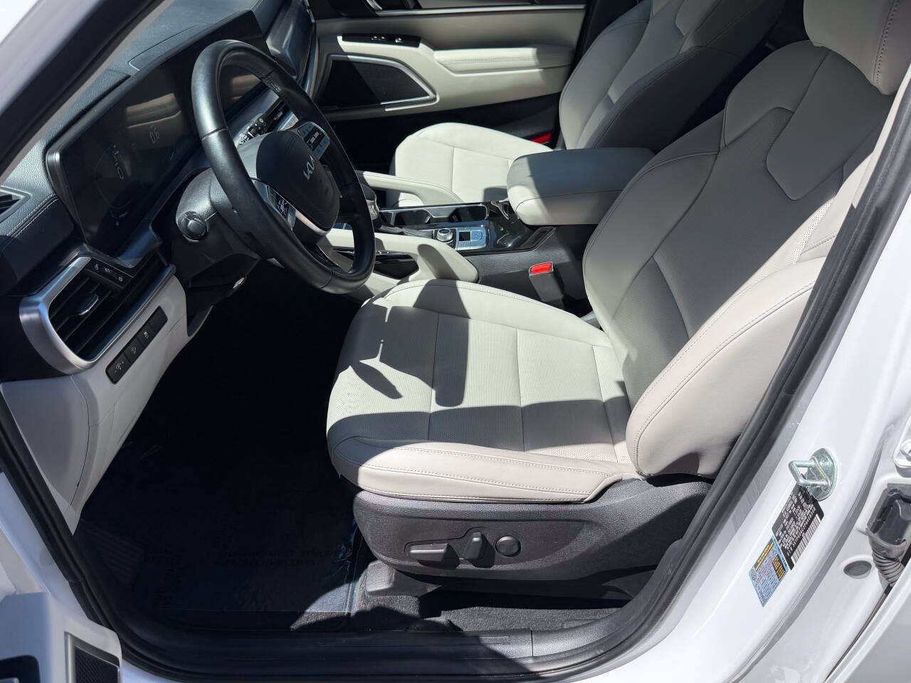 Used 2023 Kia Telluride S AWD/4WD image 15