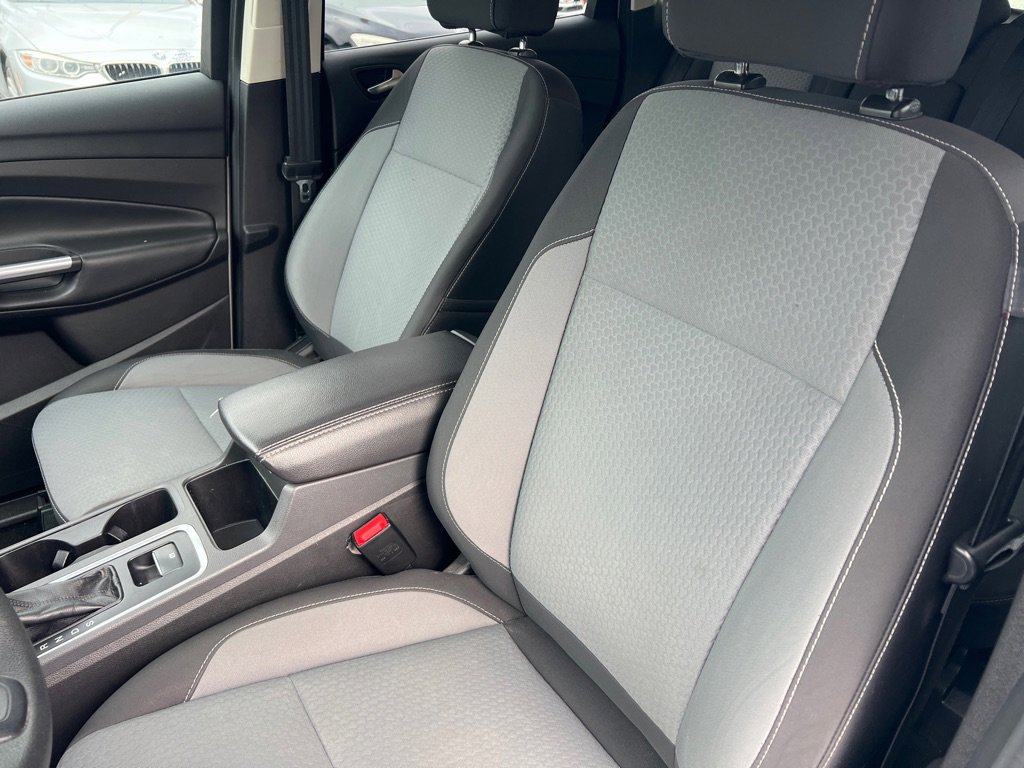 Used 2017 Ford Escape SE w/ SE Cold Weather Package AWD/4WD image 23