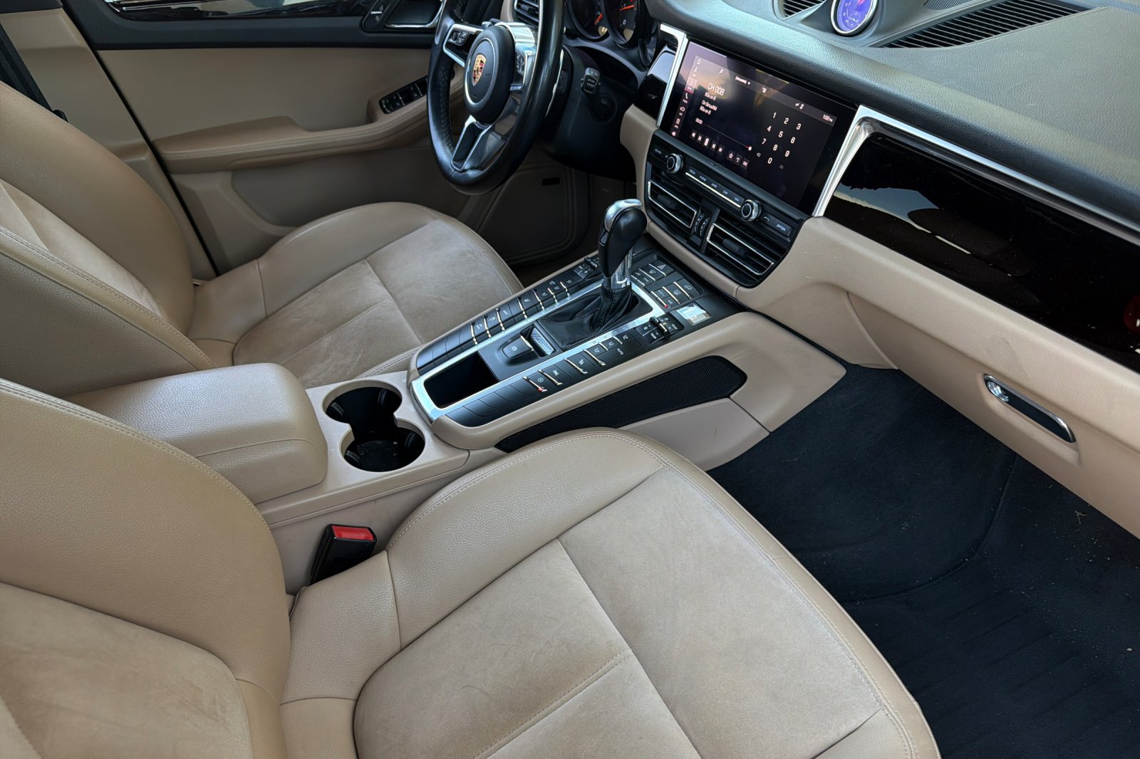 Used 2019 Porsche Macan AWD/4WD image 18