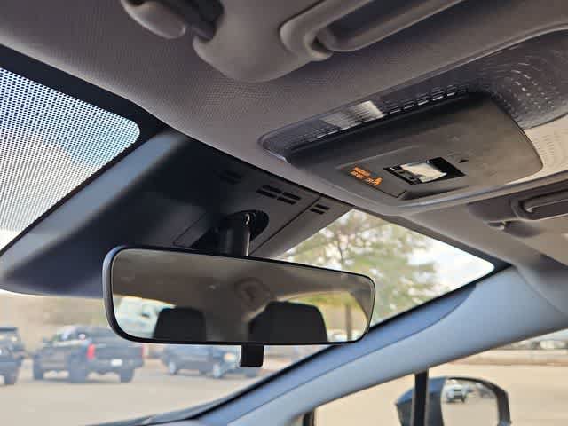 Used 2025 Toyota Prius LE FWD image 26