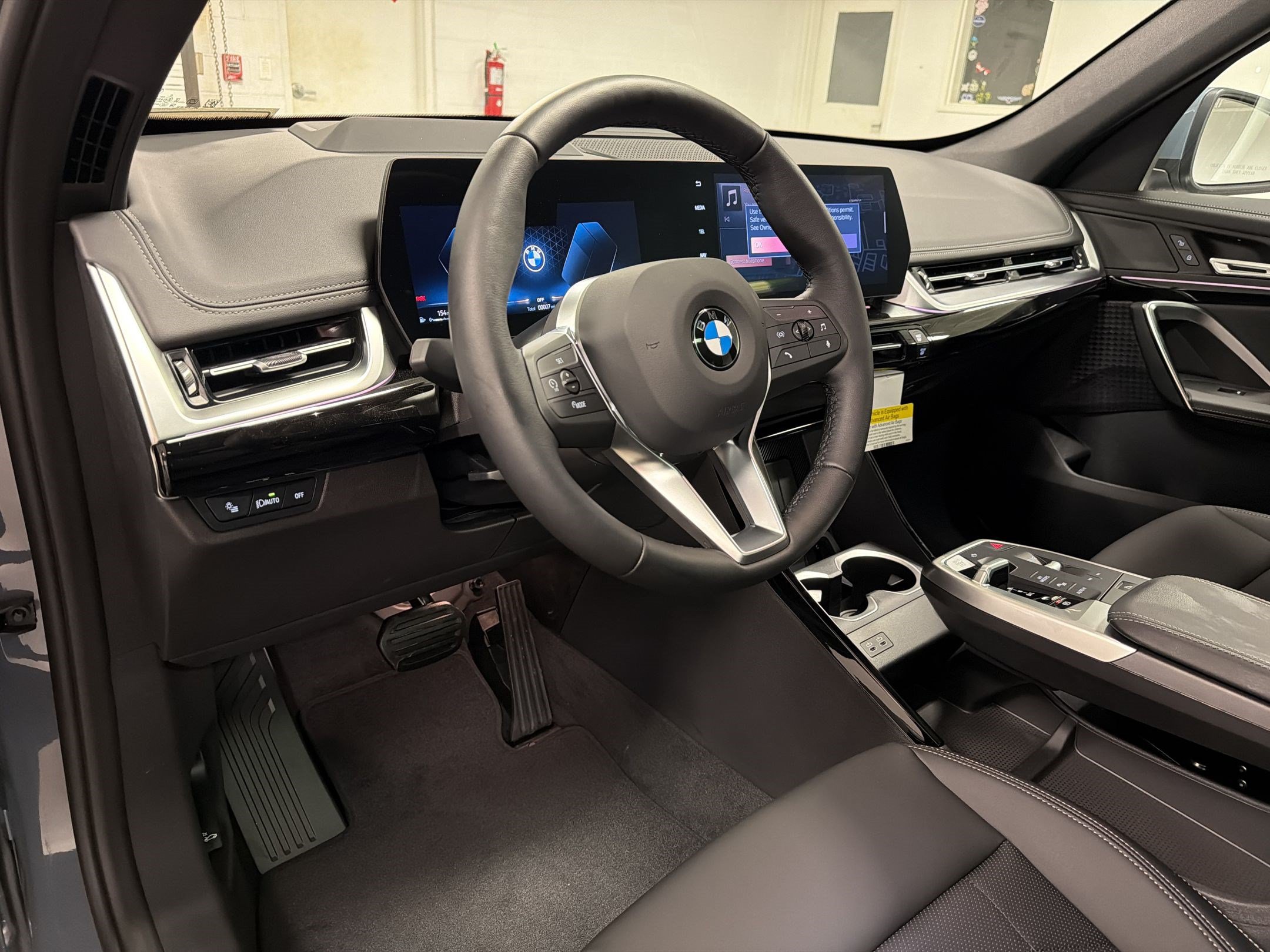 New 2026 BMW X1 xDrive28i w/ Technology Package AWD/4WD image 4
