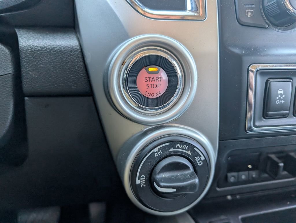 Used 2018 Nissan Titan SL w/ Chrome Package image 15