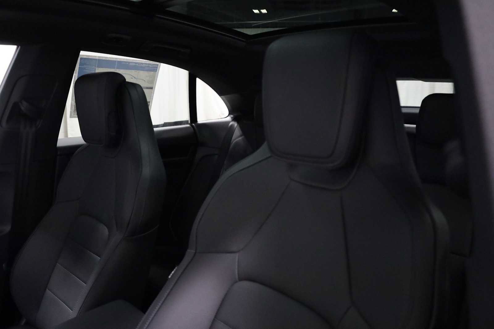 New 2026 Porsche Macan 4 Electric AWD/4WD image 19