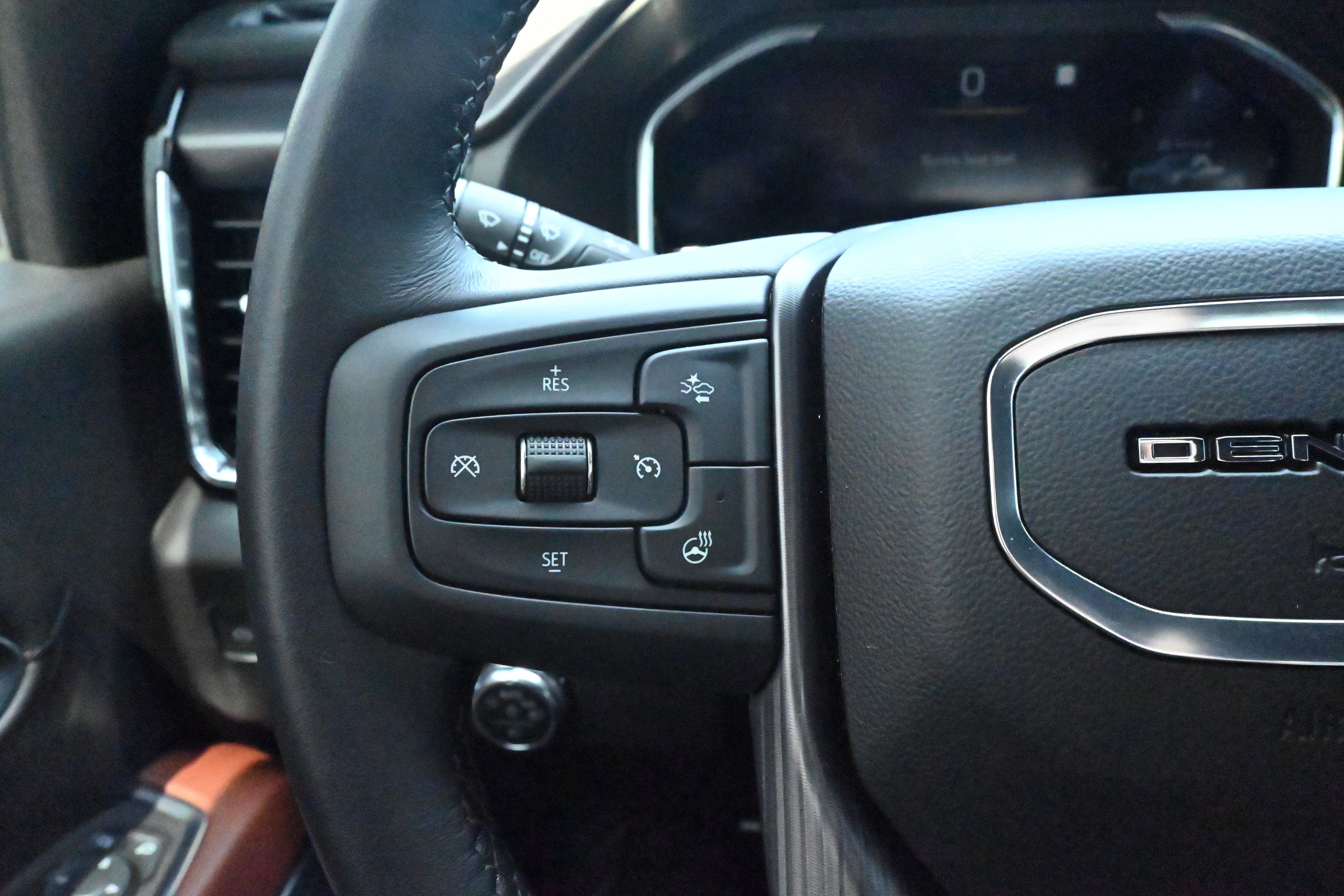 Used 2025 GMC Sierra 2500 Denali Ultimate w/ Max Trailering Package image 32