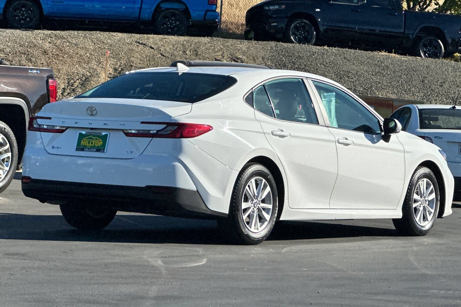 Used 2025 Toyota Camry LE FWD image 4