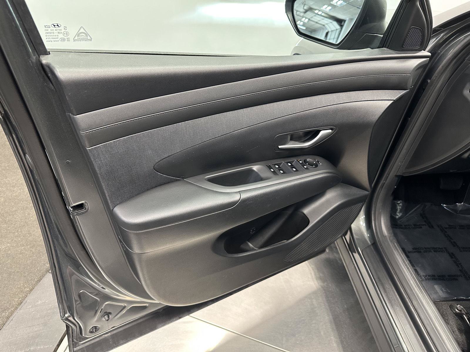 Certified 2025 Hyundai Tucson SEL AWD/4WD image 13