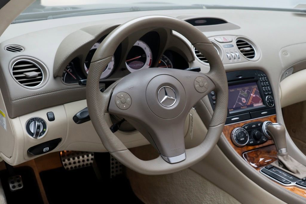 Used 2009 Mercedes-Benz SL 550 image 14