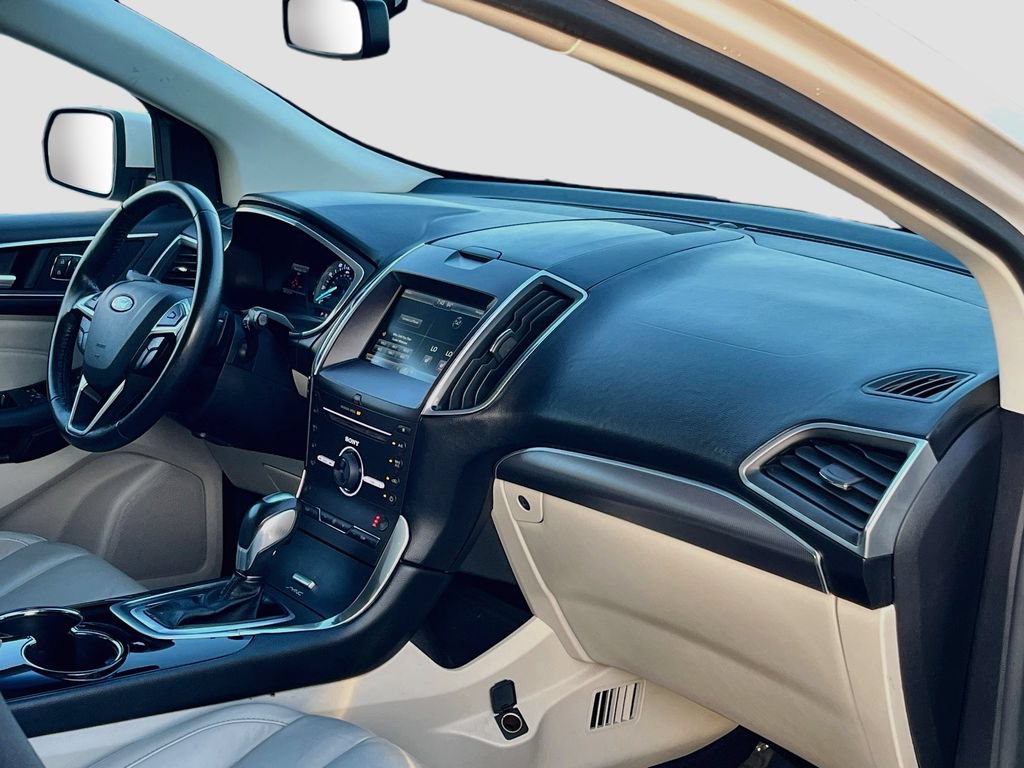Used 2015 Ford Edge Titanium w/ Technology Package FWD image 29