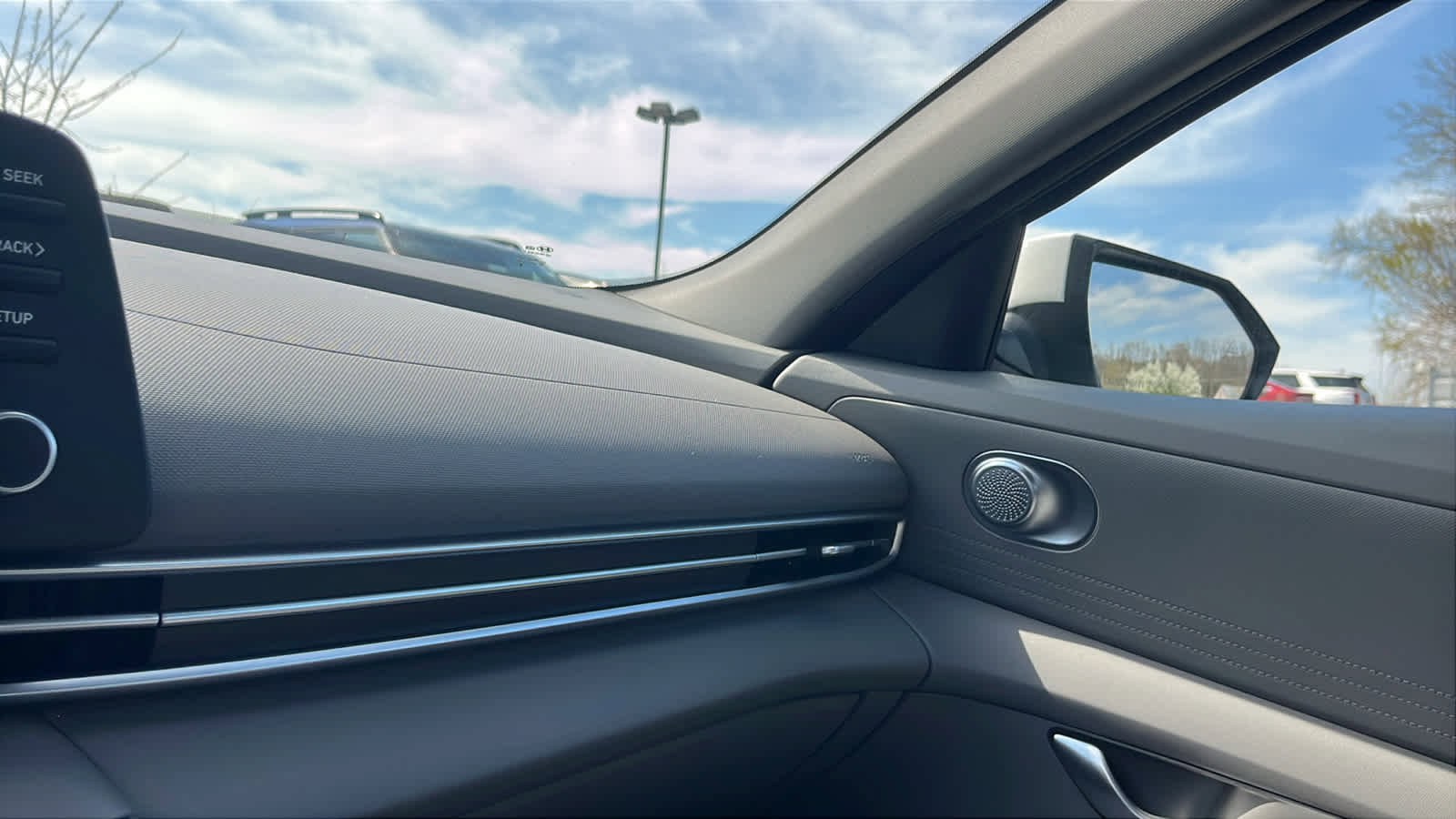 Used 2023 Hyundai Elantra SEL FWD image 18
