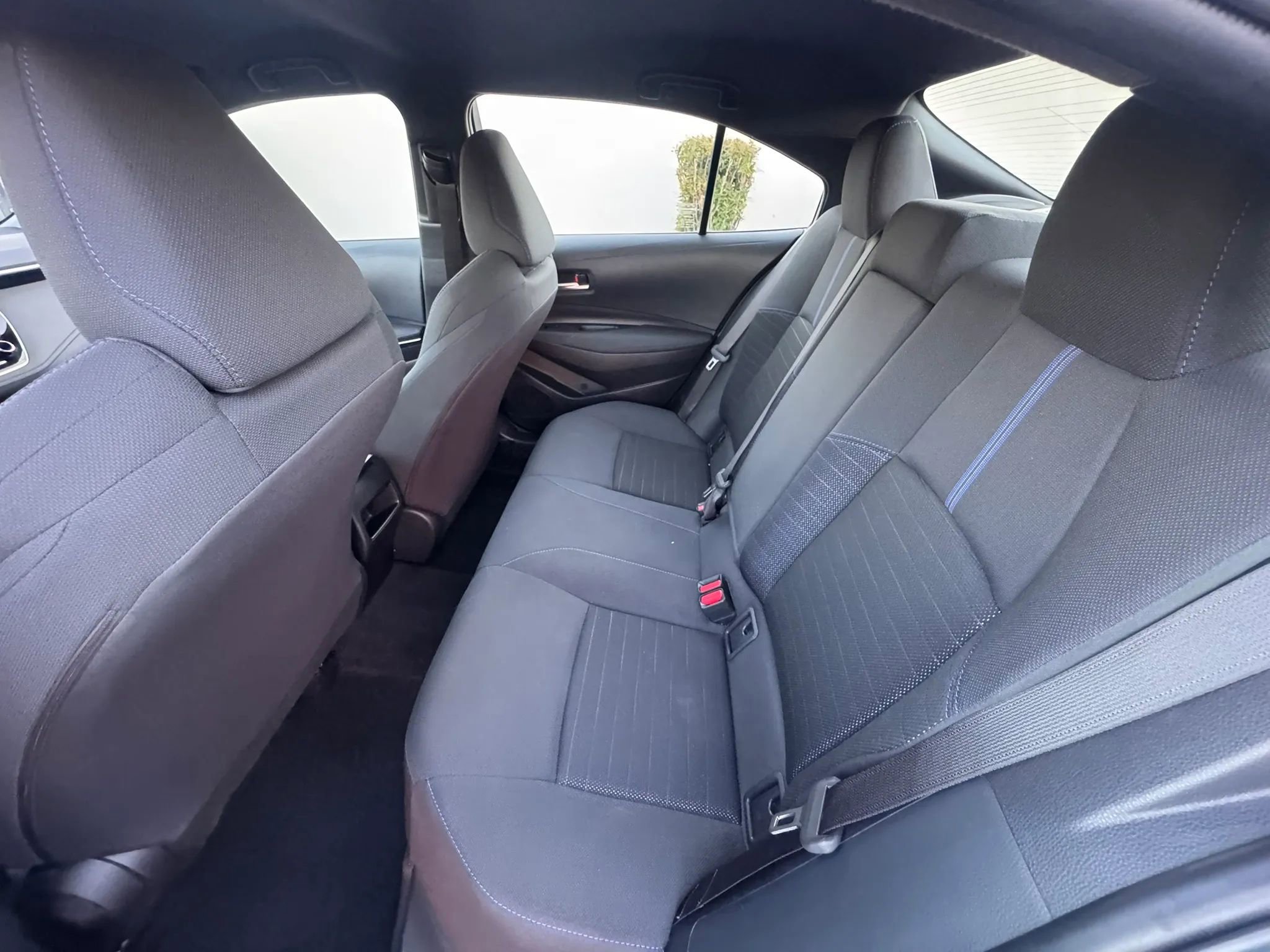 Used 2022 Toyota Corolla SE w/ Carpet Mat Package (TMS) FWD image 17